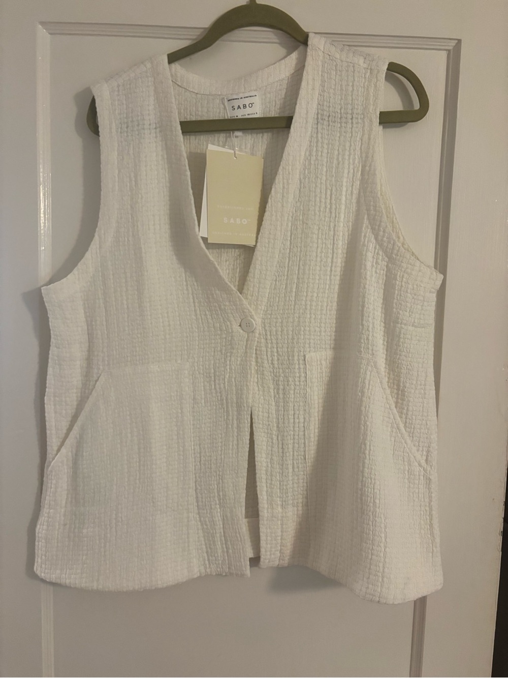 Sabo Skirt Cream Textured V-Neck Tank Top - Picture 4 of 7
